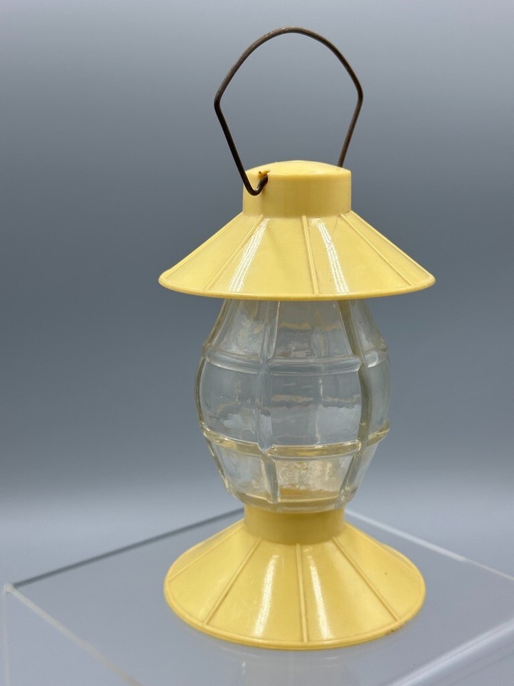 c 1950 Railroad LANTERN Yellow Plastic & GLASS CANDY CONTAINER Millstein A&E 448