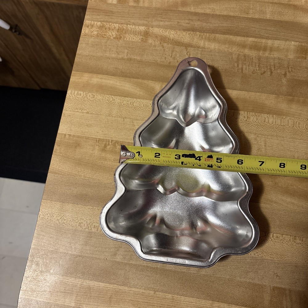 Vintage 10” Aluminum Tree Cake Mold