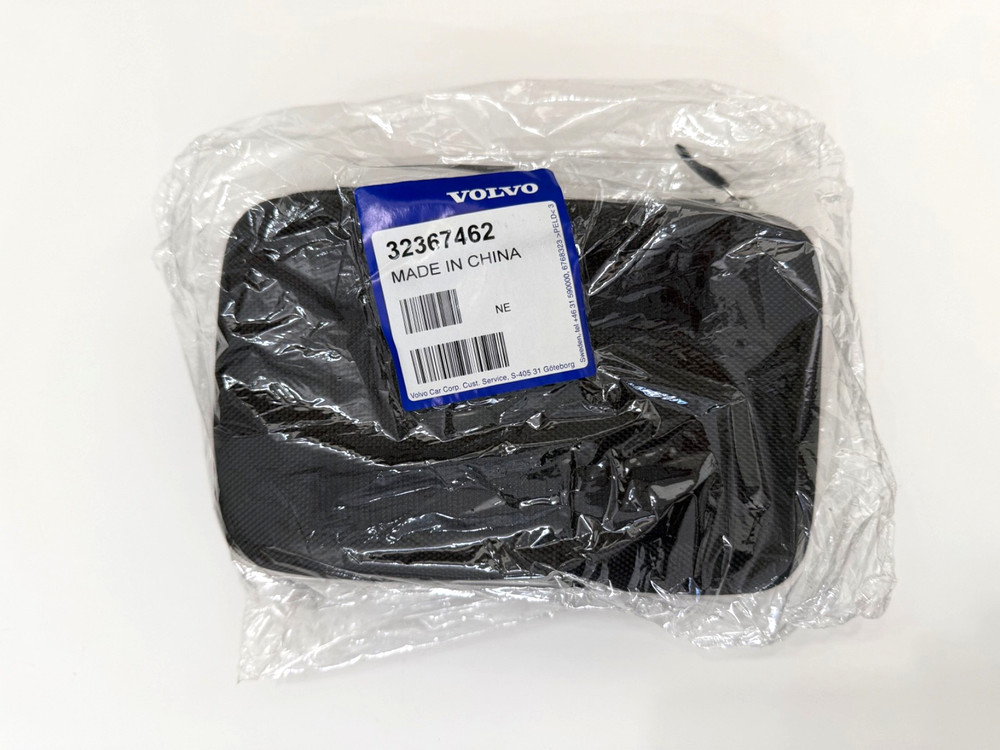 VOLVO FIRST AID KIT *NEW* OEM