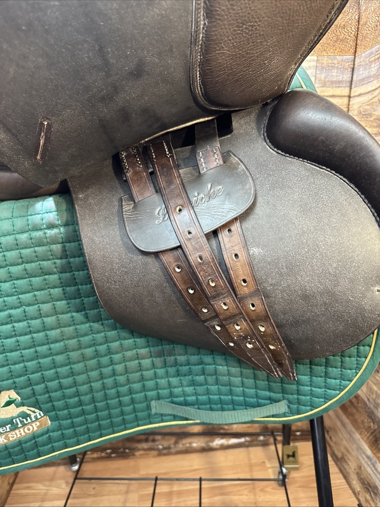 17.5" Lauriche Close Contact/Jump Saddle