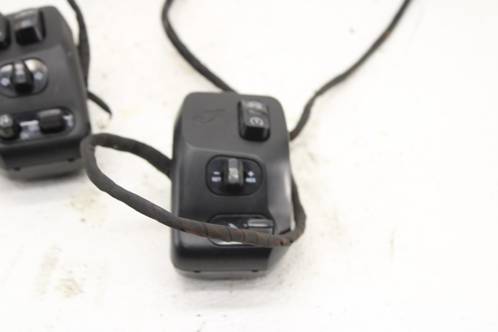 14-23 Indian Chieftain Right/Left Control Switch