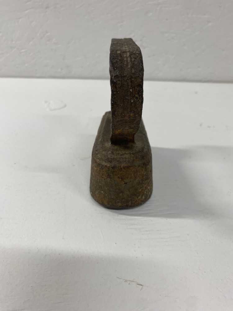 Vintage Mahoney polishing sad iron