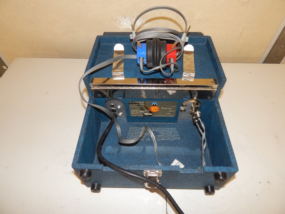 MAICO HEARING INSTRUMENTS MA-21 AUDIOMETER. (RYR8)