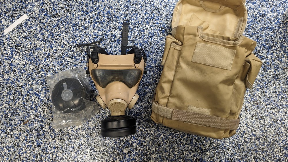polish gas mask