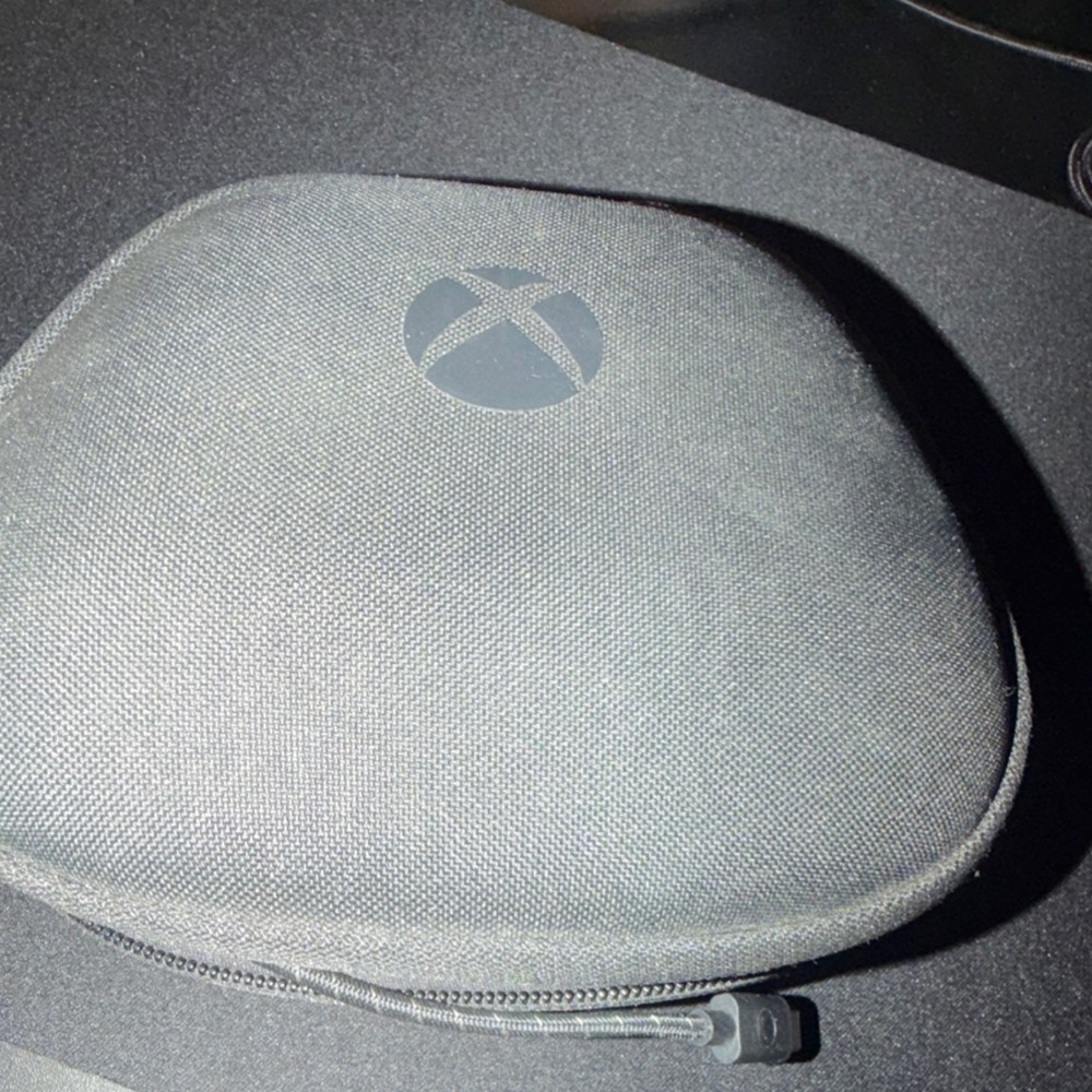 Microsoft Xbox Controller Bundle USB-C, Carrying Case, Thumbstick & D-pad Attac…