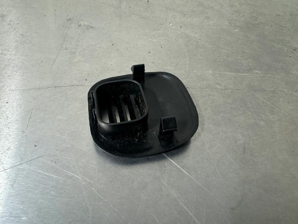 1997 - 2004 C5 CORVETTE INTERIOR AMBIENT AIR TEMP SENSOR GRILLE COVER