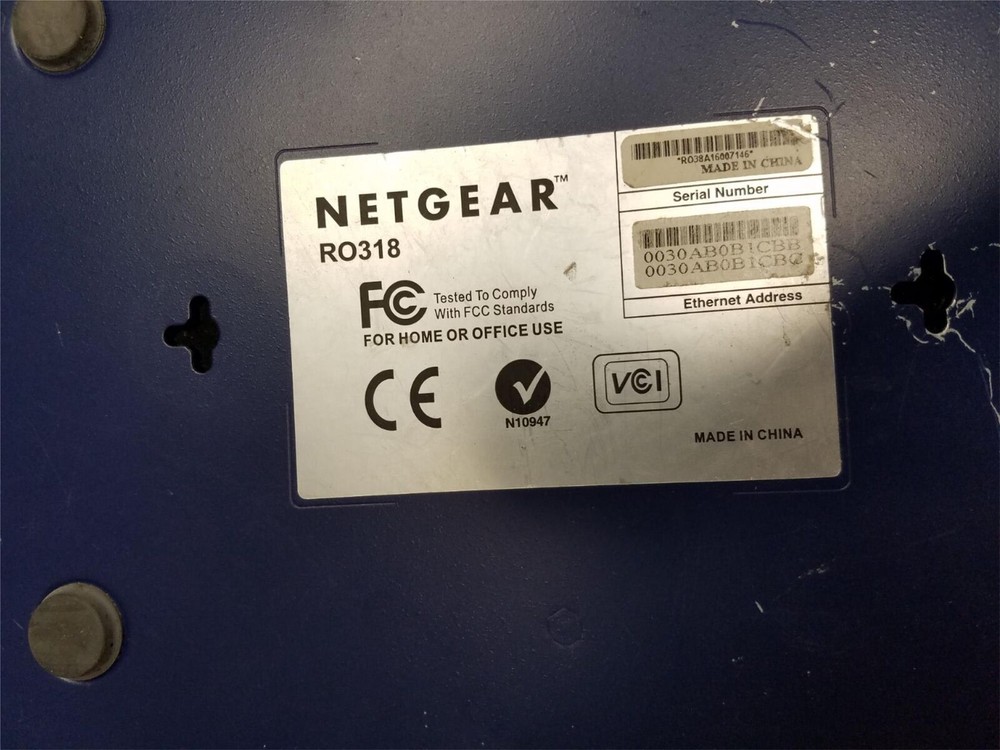 NETGEAR Cable or DSL Security Router with 8 Port Switch Model R0318