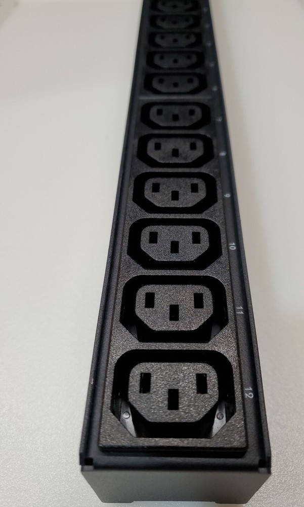 Basic PDU Server Technology CB-26VEKE01F6 26 Outlets, Rack mount