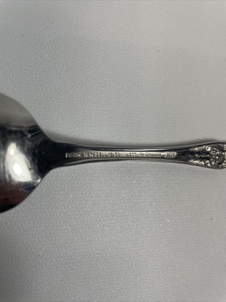 Oneida Kennett Square Distinction Deluxe HH Stainless Tablespoon Serving Spoon
