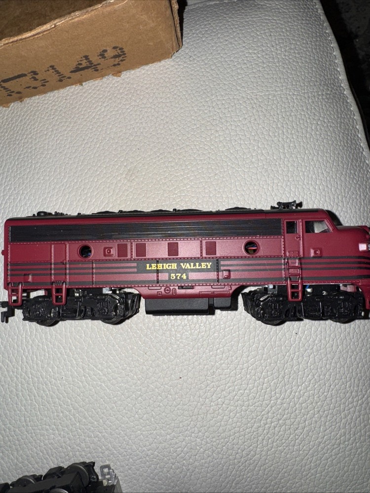 HO Scale Mantua Lehigh Valley Engine EUC