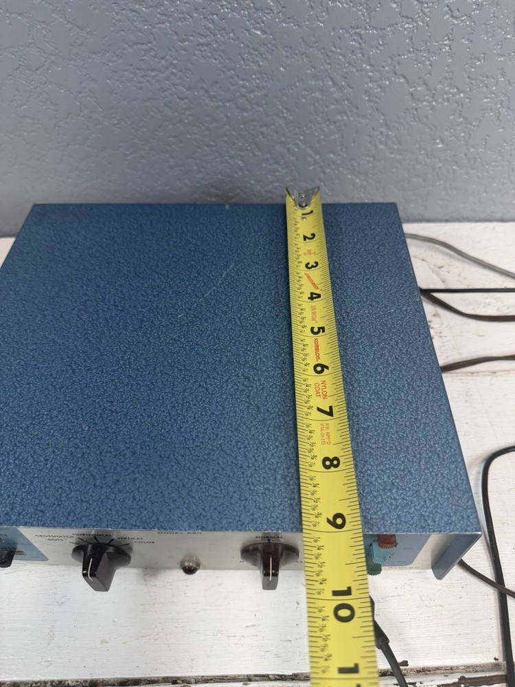 Vintage Conar Instruments Model 680 TV Pattern Generator Turns On