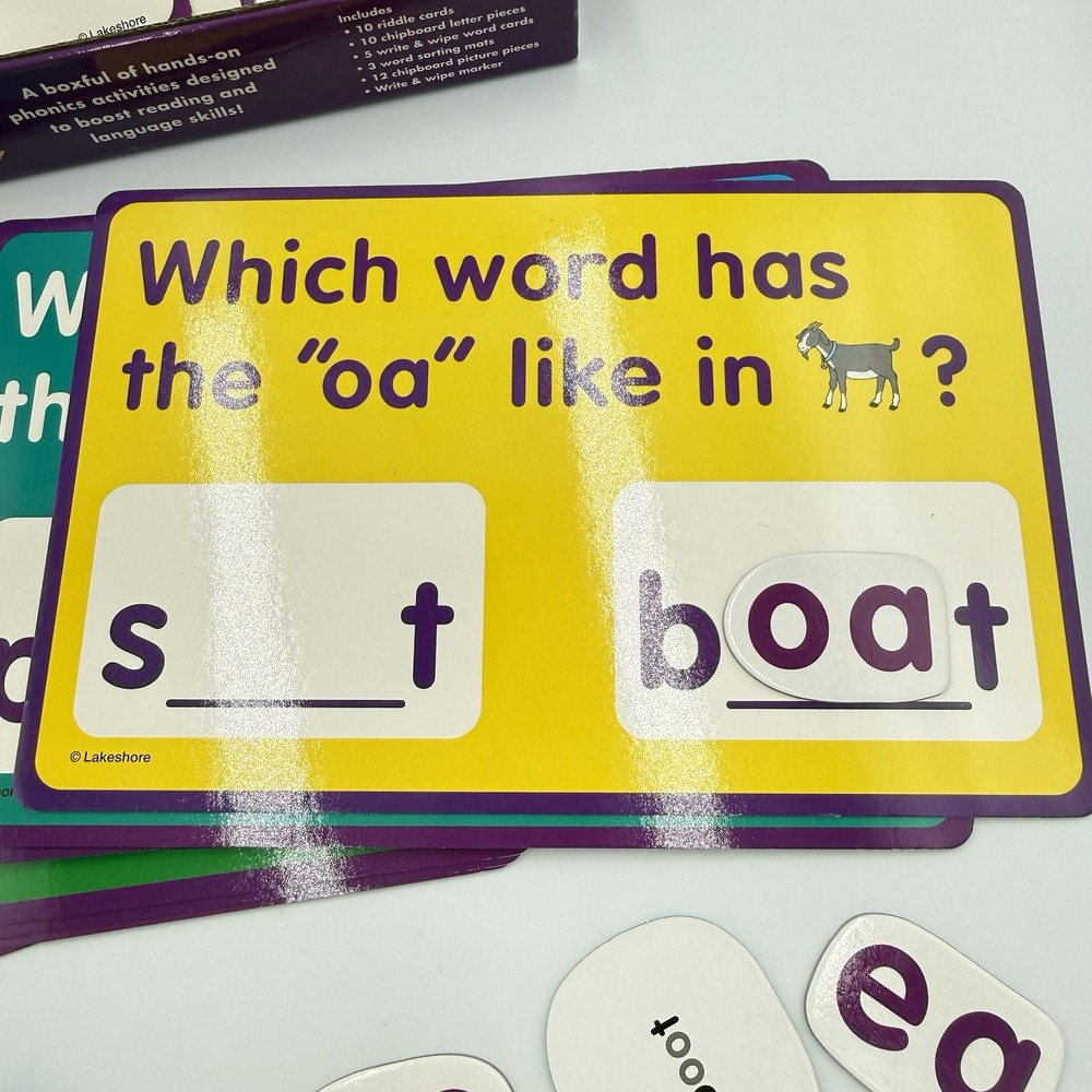 Lakeshore Learning VOWEL COMBINATIONS Phonics Activity Box GG344 - READ