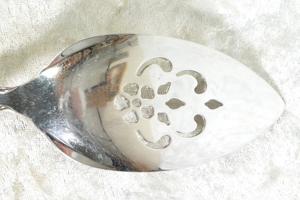 'Brahms' Stainless By Oneida Community 2 Pieces Pie Server & Casserole Spoon