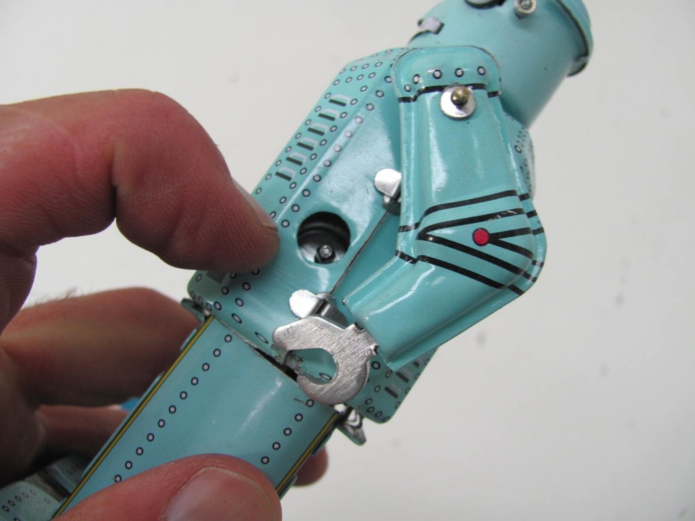 MS 416 ROBOT LILLIPUT WIND UP TIN ROBOT MINT