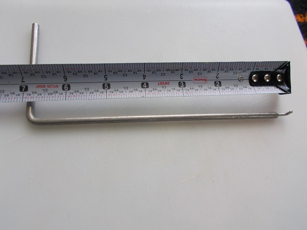 Metal Pulling / Removal Tool for Circuit Boards which have a bottom hole