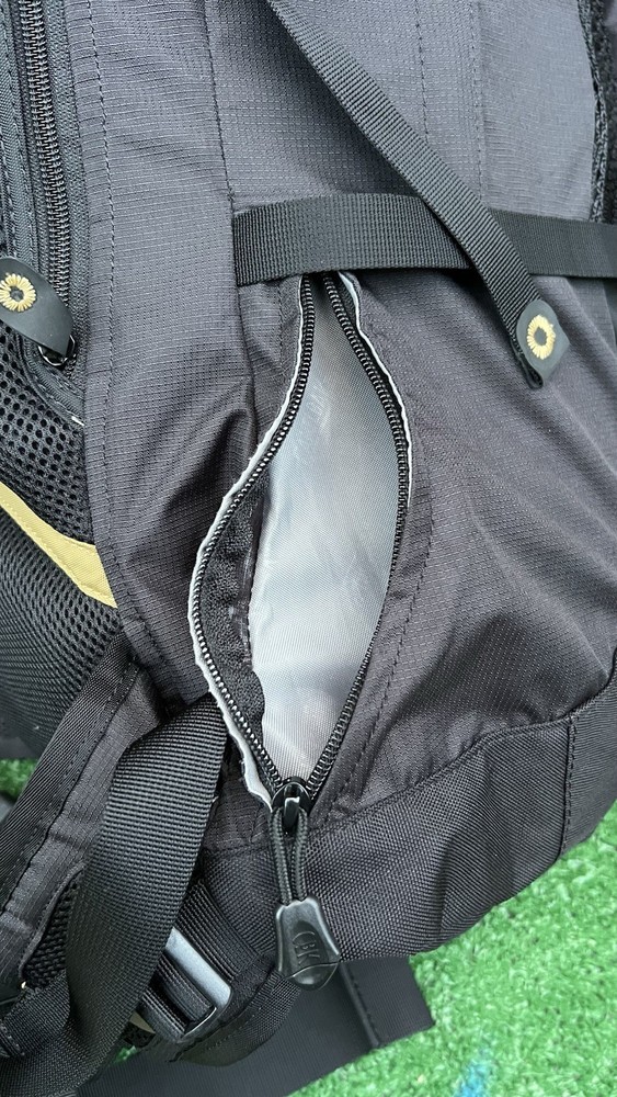 CAMELBAK Alpine Explorer Black Backpack, Fits 100oz Hydration Bladder, READ!