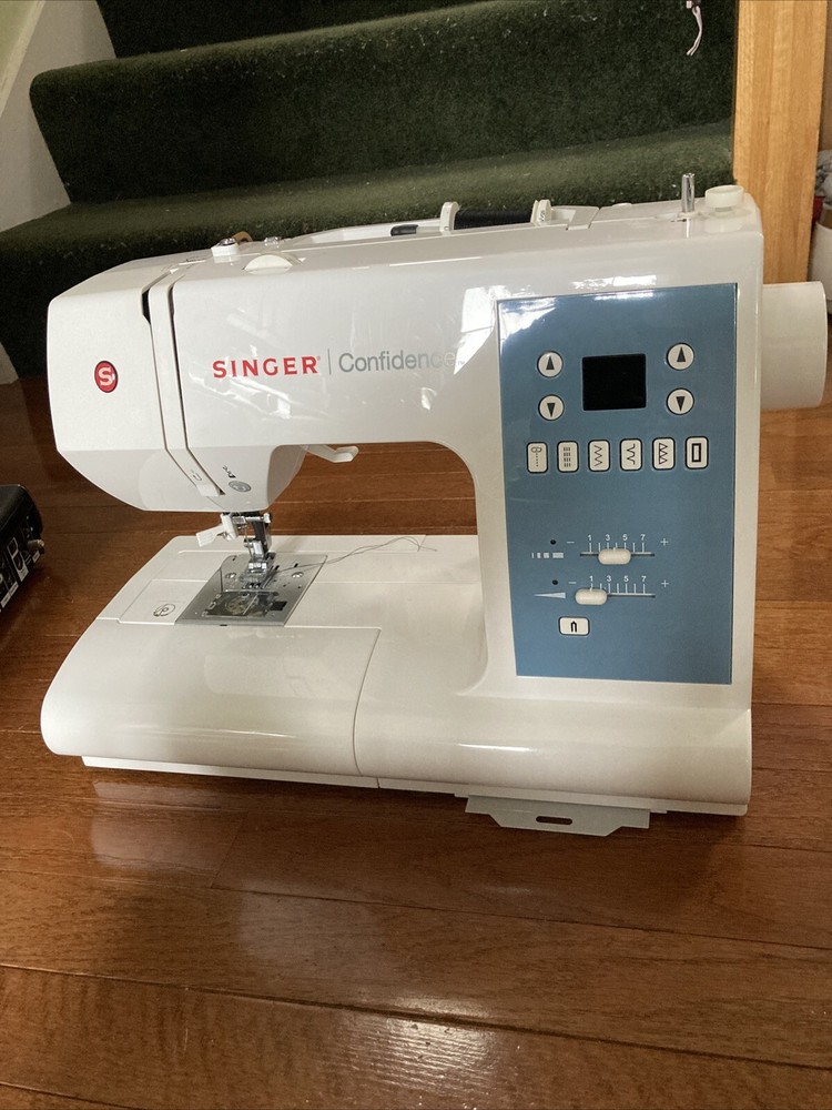 SINGER Confidence 7465 Sewing Machine Works READ