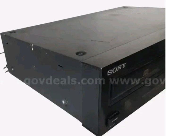 Sony CDP-790 18 Bit Linear 8 Times Oversampling Compact Disc Player