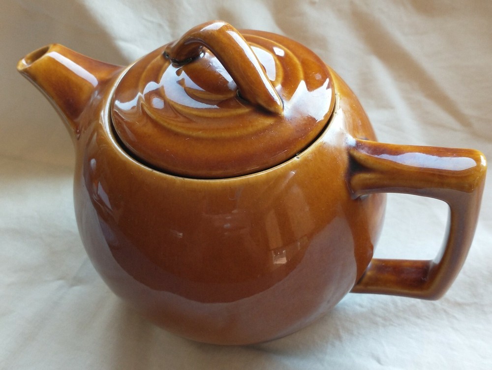 McCOY TEAPOT 6 CUP MEDIUM BROWN VINTAGE