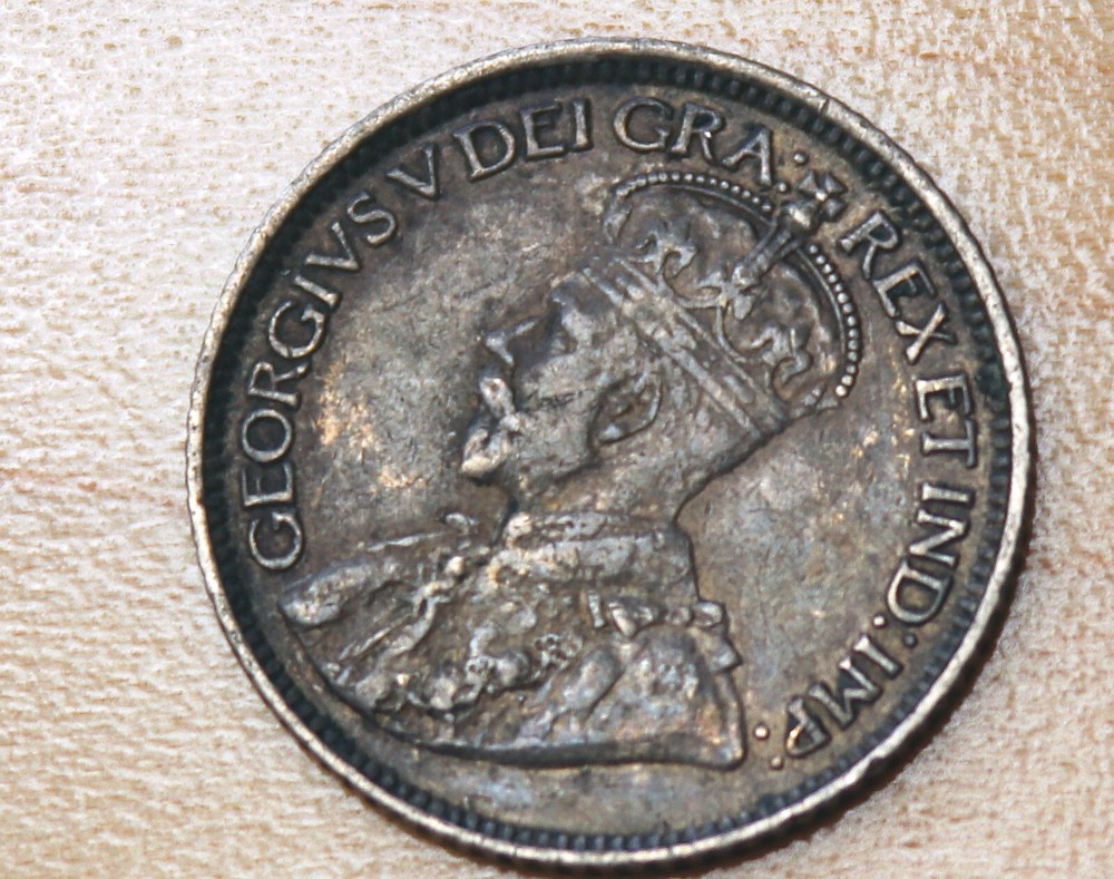 1913 Canada 10 Cents Silver
