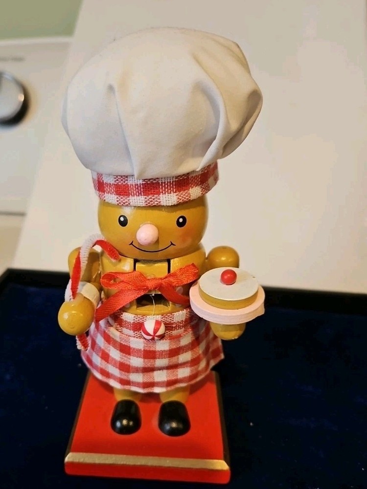 7 Inch Christmas Nutcracker Baking  Chef