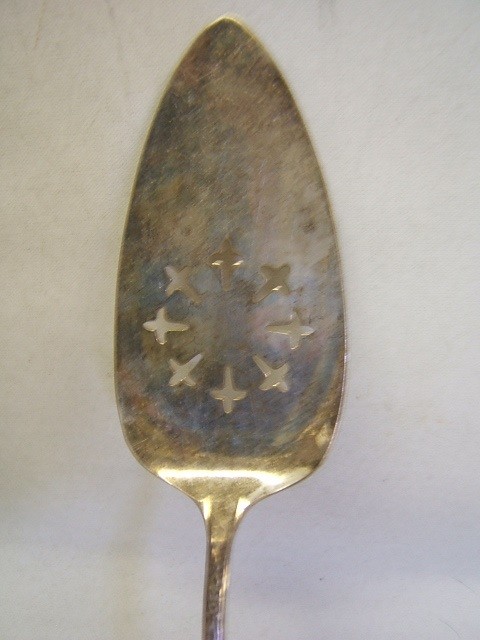 Melody Silver Plated  Antique Pie Server 9" long GUC FS