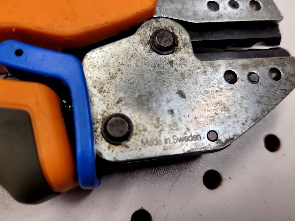 ERG 4255 STAKON Thomas & Betts crimper