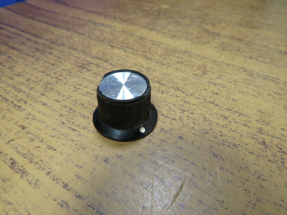 sencore sg165 AM-FM Stereo Analyzer Small knob Chipped #2