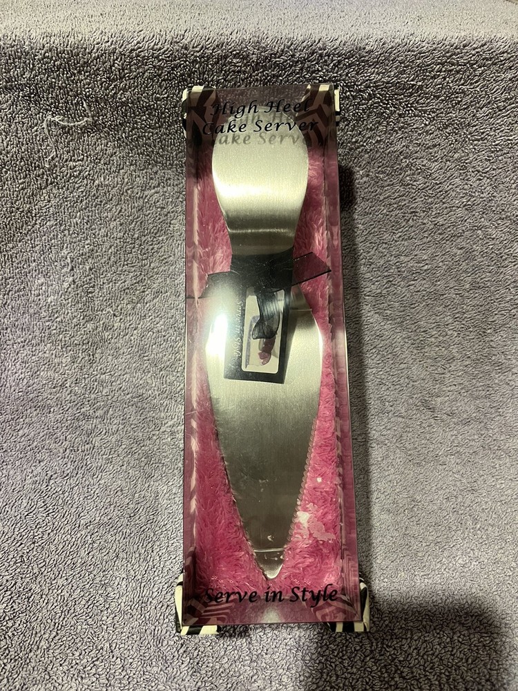 Dessert Diva Cake Server, Cute Pastry Server Shaped Like A Designer Shoe