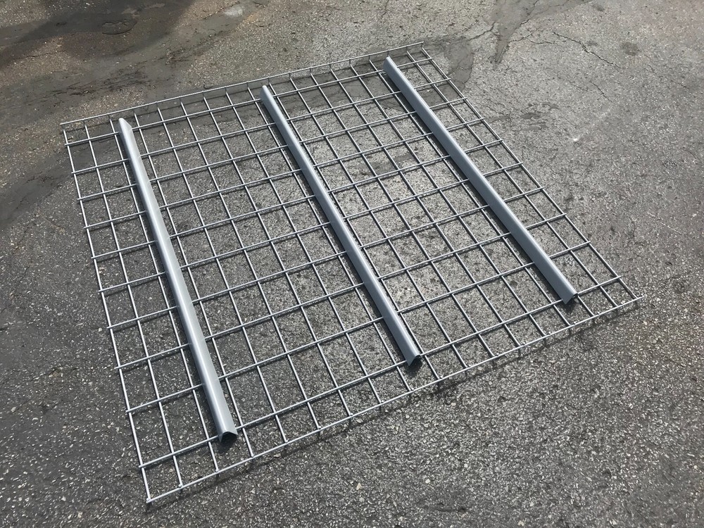 New Waterfall Wire Mesh Decking 42D x 58W