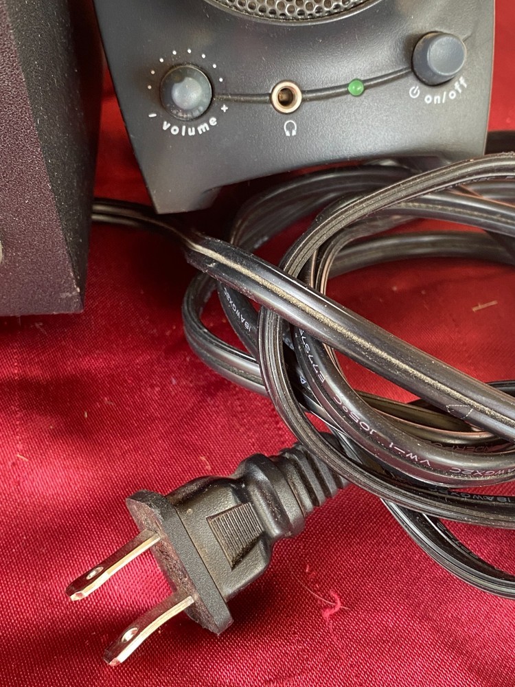 Rare Labtec LCS-2424 multimedia stereo computer speakers system