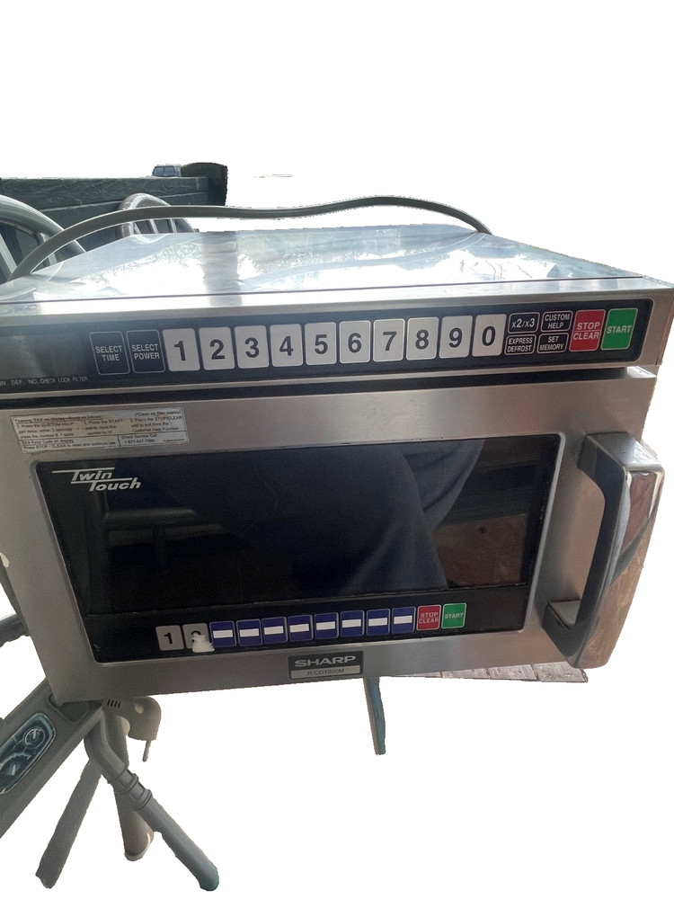 Sharp R-CD1200M Restaurant Microwave