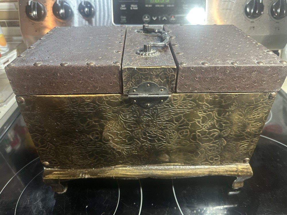 Vintage Chest-Trunk