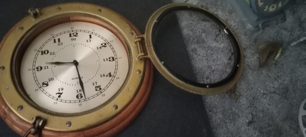 Ships Window Clock