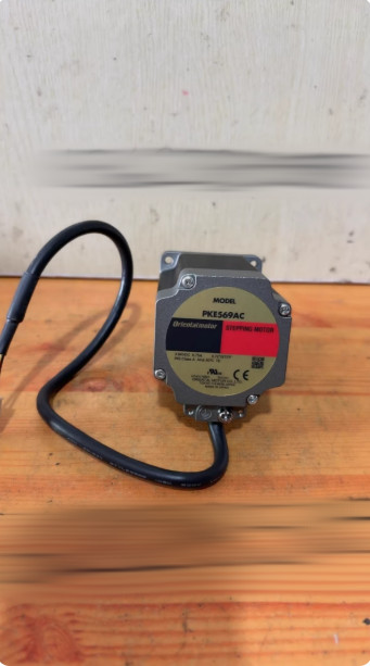 1Pcs New PKE569AC motor