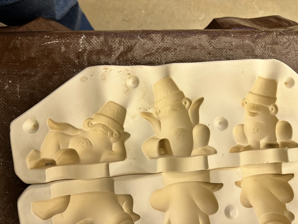 VINTAGE DONA'S CERAMIC MOLD #D-1614 CRACK POT FROGS/TOADS 4"H