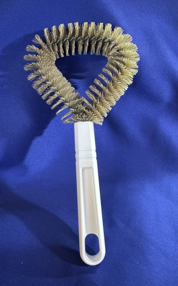 Stanley Home Products Unique Triangular Clothes Dryer Screen Brush