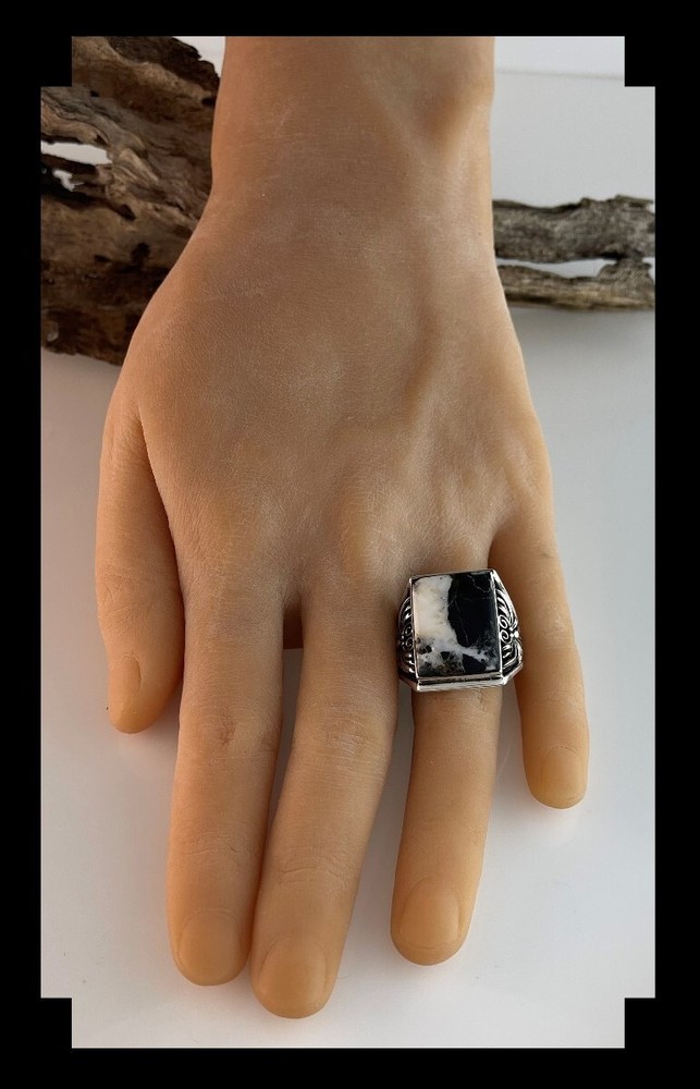 Sterling and White Buffalo Men's Ring Size 13 1/2