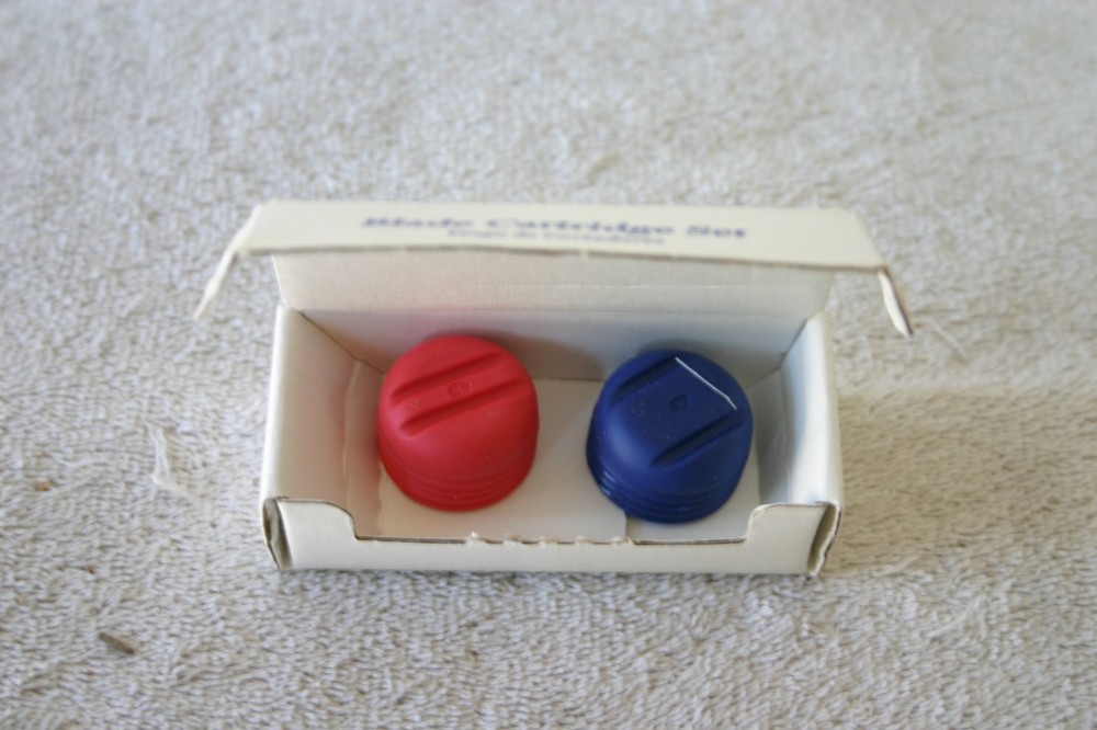 Creative Memories Custom Cutting System Red Blue 2 Blade Cartridge Set
