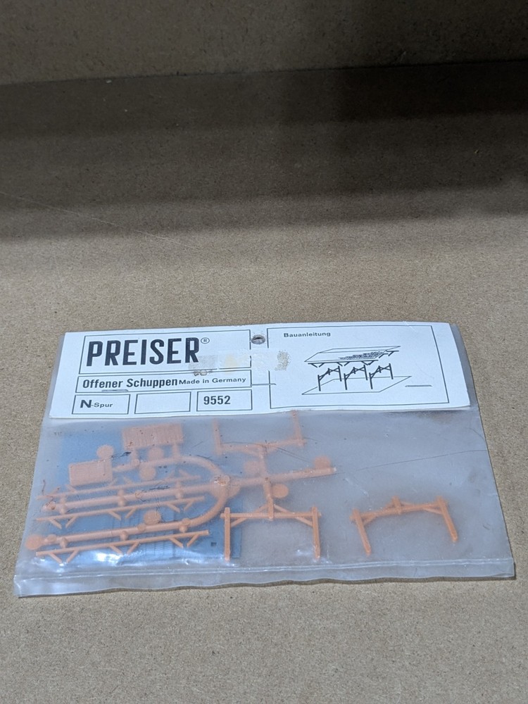 Preiser - #9552 - N Scale - Open Shed/Pens - NOS