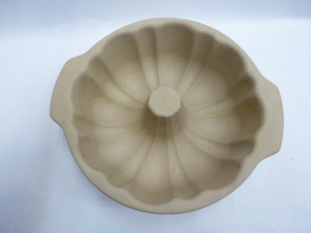 Pampered Chef Stoneware Cake Baking Pan