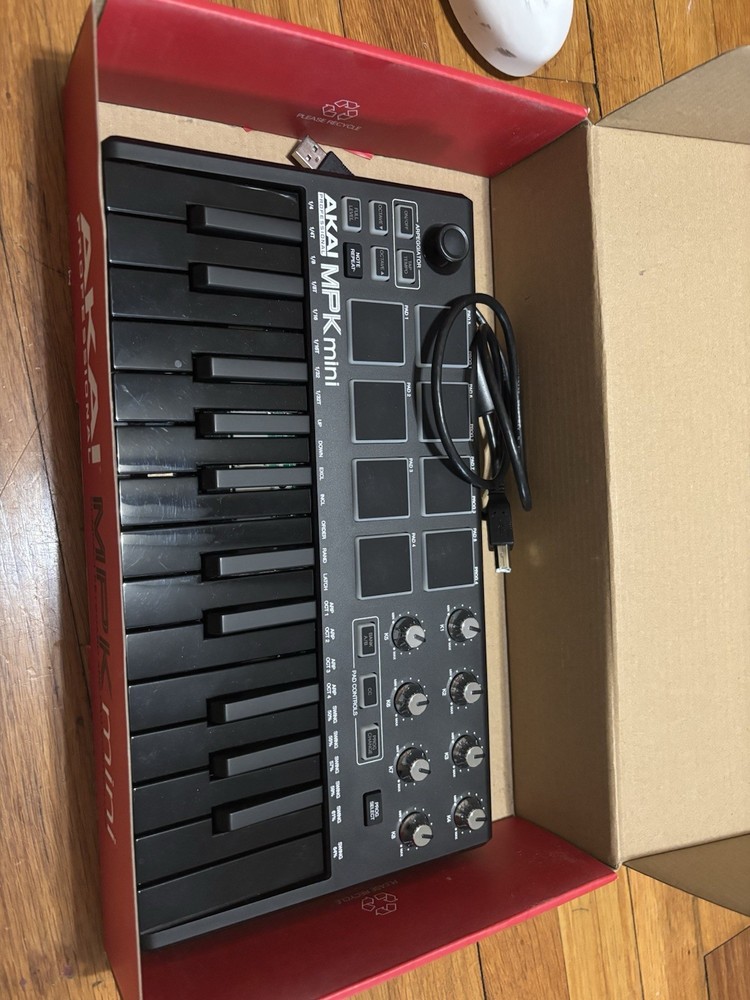 Akai MPK Mini Keyboard Controller Special Edition - Black on Black