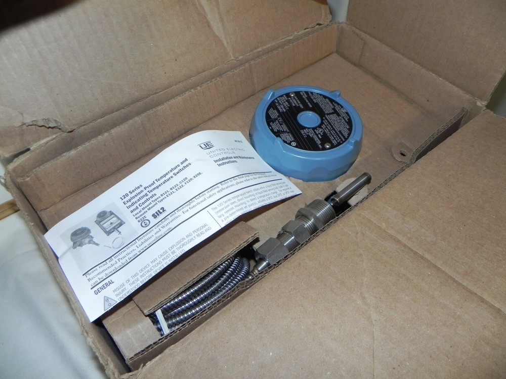 UNITED ELECTRIC Temperature Switch E122-3BS Explosion-Proof, 100-400 Op range