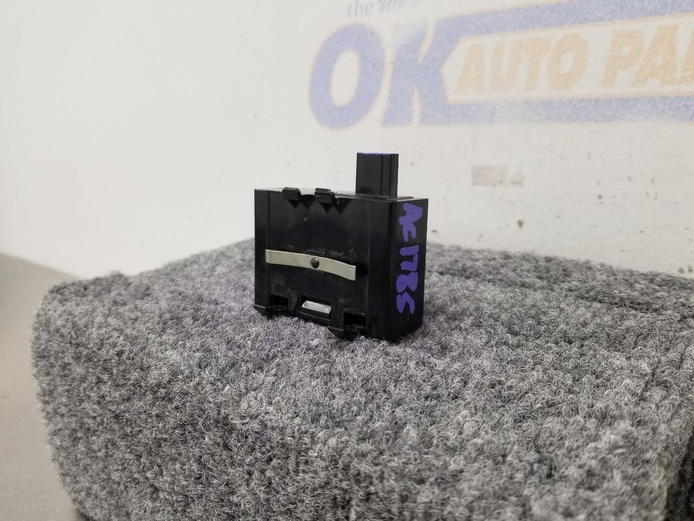 22 CHEVY SILVERADO 1500 THEFT DOOR LOCKING CONTROL MODULE 13523298