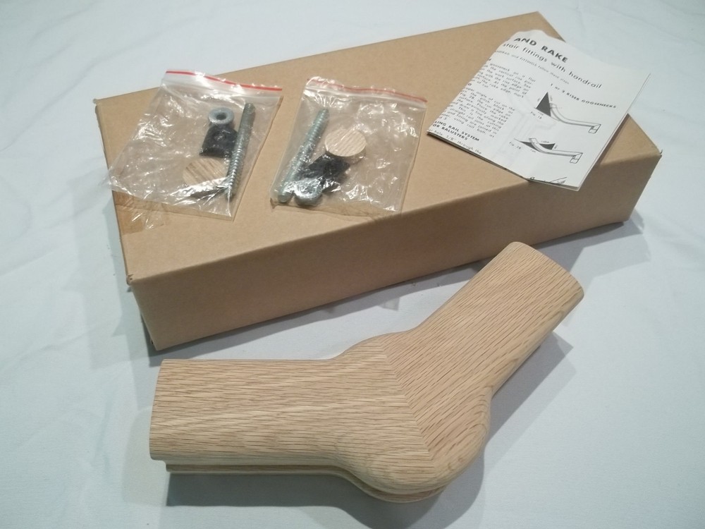 Solid oak 7021 handrail fitting 135 level quarter turn cap