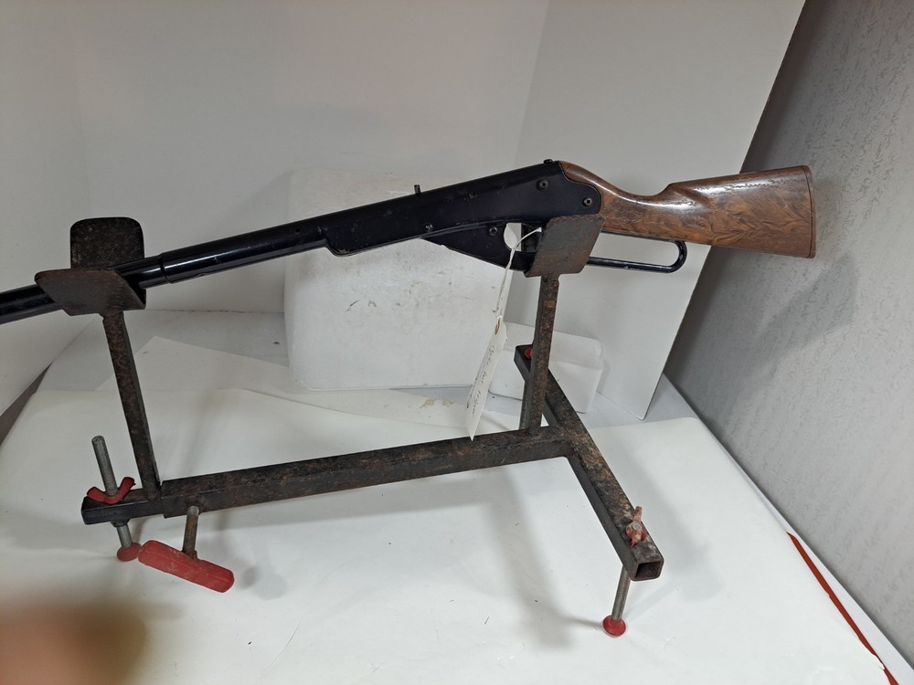 DAISY MODEL 1105 BB GUN ROGERS AR,