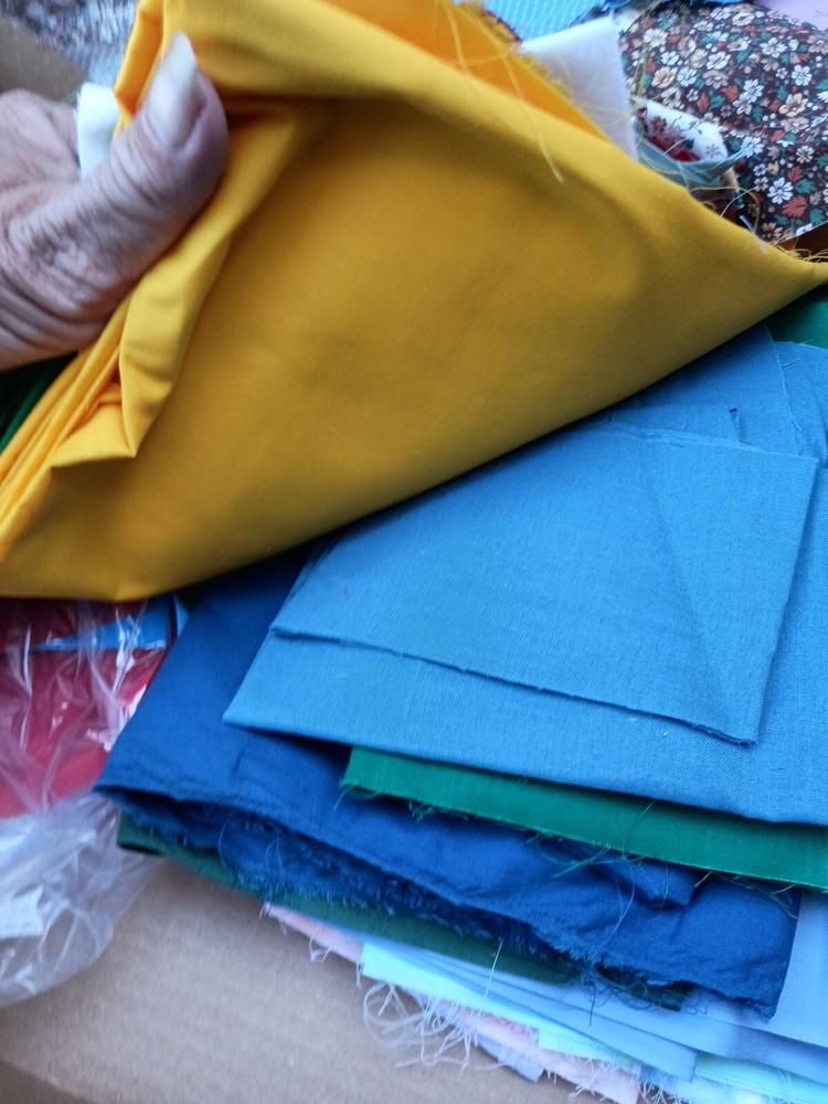 Vintage Quilt Scraps Fabrics Projects Unfinished