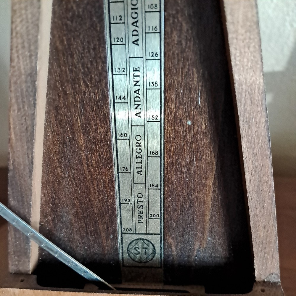 Vintage Seth Thomas Metronome – Model E873‑007 – Walnut Wood Case – Working