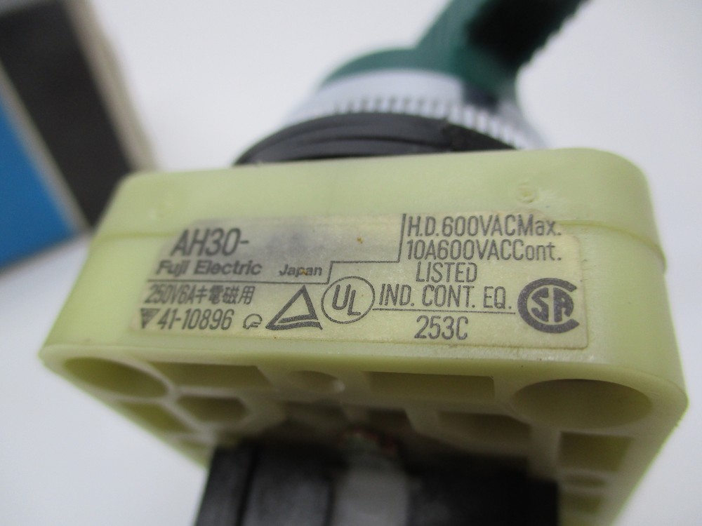 FUJI ELECTRIC AH30 GREEN COMMAND SWITCH NSMP