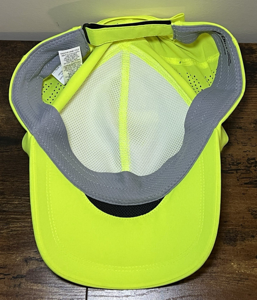 Under Armour Iso-Chill 6 Panel Neon Yellow Adjustable Hook & Loop Training Hat